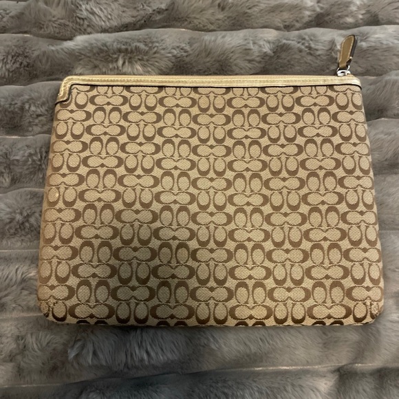 Coach IPAD case - Picture 2 of 9